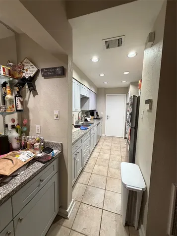 2409 Bering Drive 18 Houston TX 77057