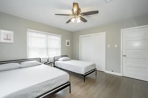 1102 45th Street Galveston TX 77550