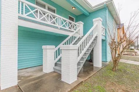 1102 45th Street Galveston TX 77550
