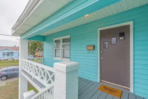 1102 45th Street Galveston TX 77550
