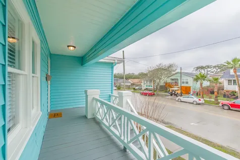 1102 45th Street Galveston TX 77550