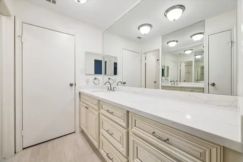 11711 Memorial Drive 639 Houston TX 77024