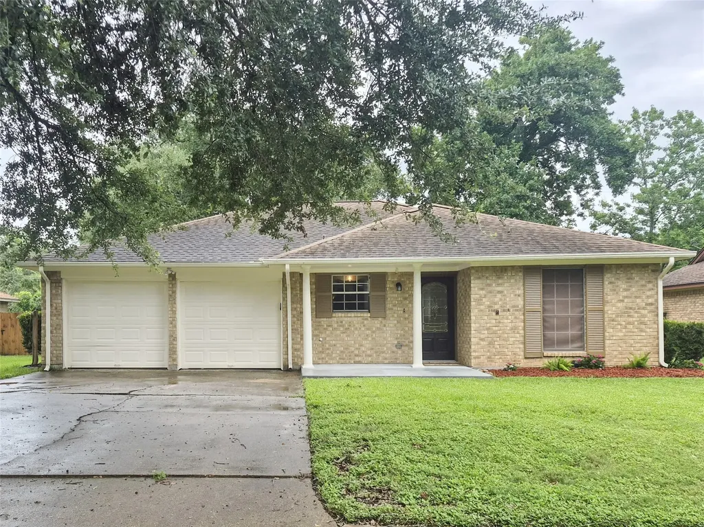 54 Aloe Vera Court Lake Jackson TX 77566