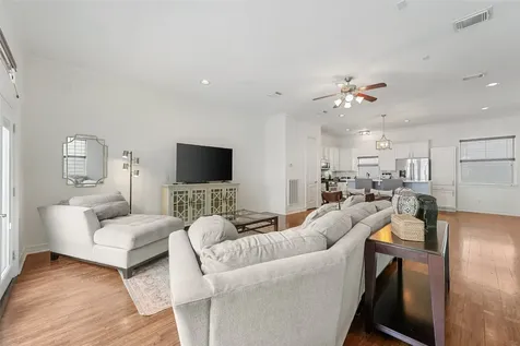 1616 Utah Street Houston TX 77007