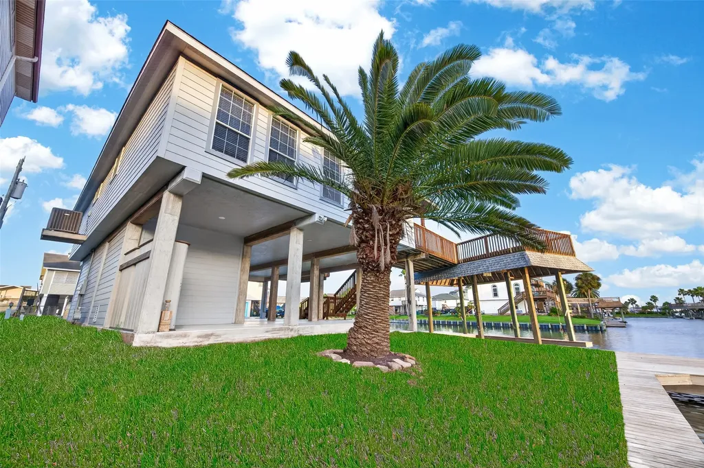16 N Curlew Street La Marque TX 77568