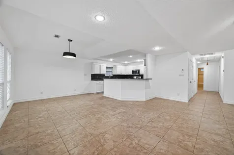 16 N Curlew Street La Marque TX 77568
