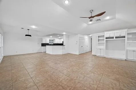 16 N Curlew Street La Marque TX 77568