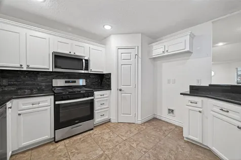 16 N Curlew Street La Marque TX 77568