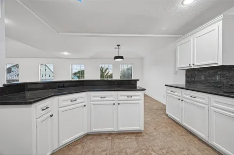 16 N Curlew Street La Marque TX 77568