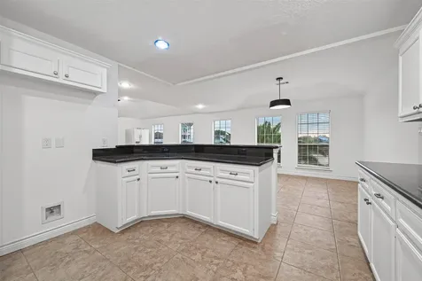 16 N Curlew Street La Marque TX 77568