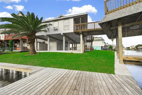 16 N Curlew Street La Marque TX 77568