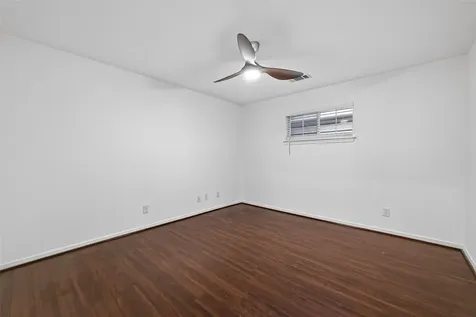 16 N Curlew Street La Marque TX 77568