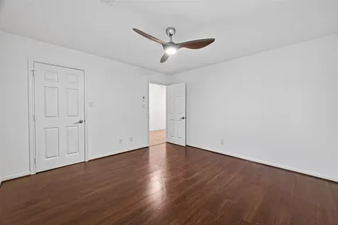 16 N Curlew Street La Marque TX 77568