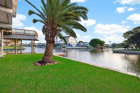 16 N Curlew Street La Marque TX 77568