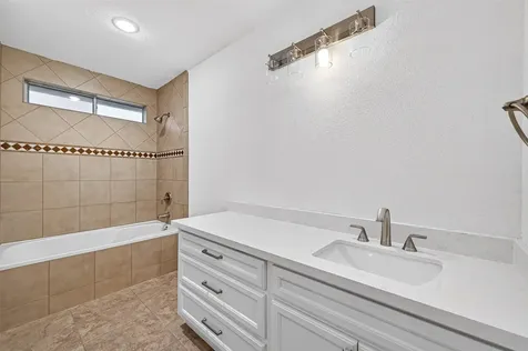 16 N Curlew Street La Marque TX 77568
