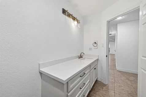 16 N Curlew Street La Marque TX 77568