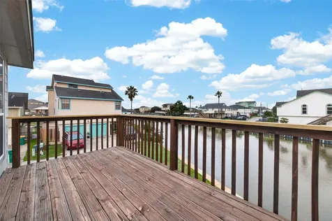 16 N Curlew Street La Marque TX 77568