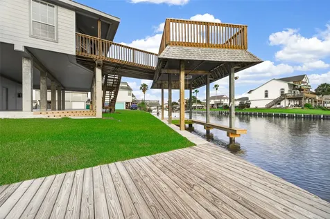 16 N Curlew Street La Marque TX 77568