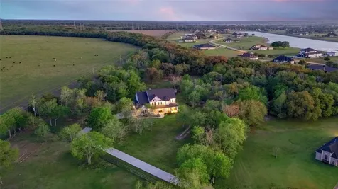 4902 Brazos Lakes Drive Richmond TX 77469