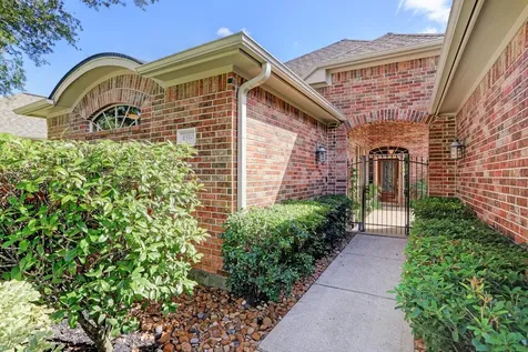 4510 Cypress Pond Court Houston TX 77059