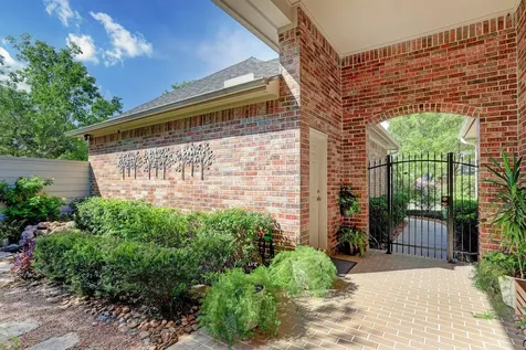 4510 Cypress Pond Court Houston TX 77059