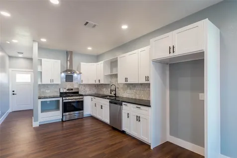 818 Westshire Drive Houston TX 77013