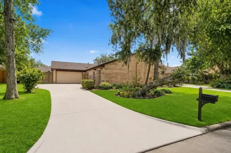 2221 N Belmont Drive Richmond TX 77469