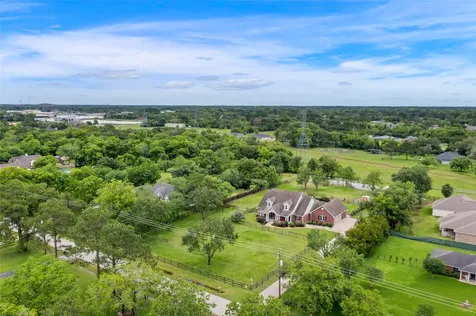 13217 4th 1/2 Street Santa Fe TX 77510