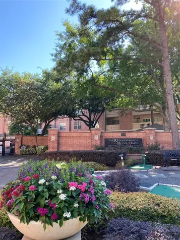 2111 Welch Street A220 Houston TX 77019