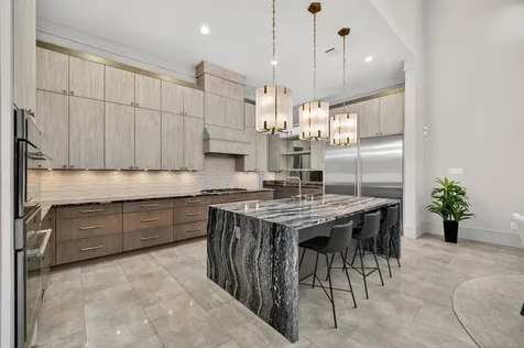 14 Kingscote Way The Woodlands TX 77382