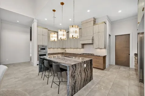 14 Kingscote Way The Woodlands TX 77382
