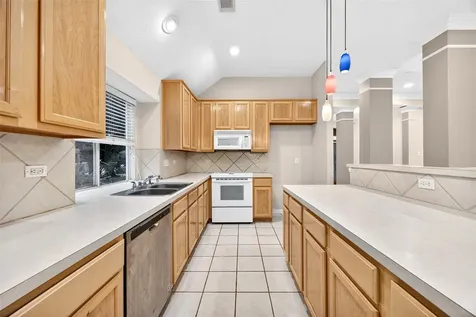 9910 Ripple Lake Drive Houston TX 77065