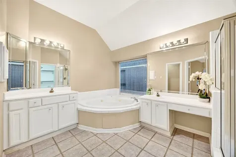 9910 Ripple Lake Drive Houston TX 77065