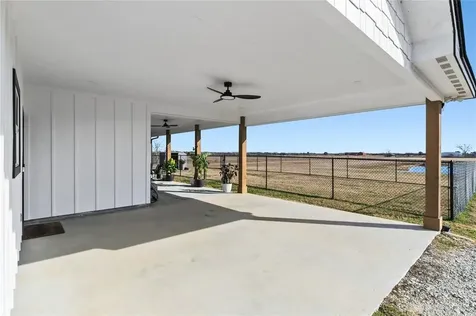 17637 Englin Road Winnie TX 77665