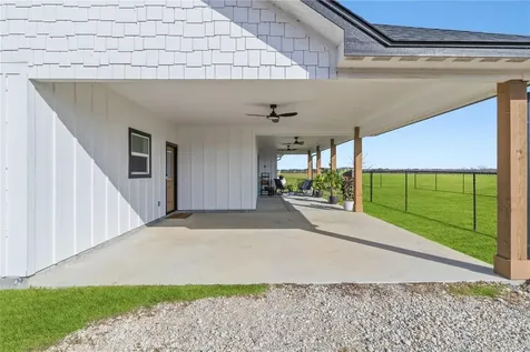 17637 Englin Road Winnie TX 77665
