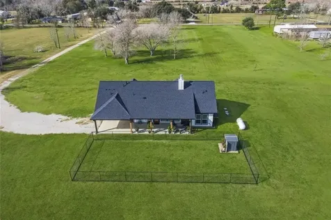 17637 Englin Road Winnie TX 77665