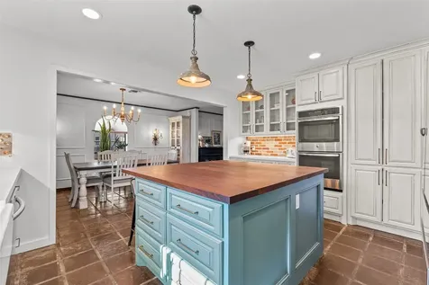 10 Colony Park Drive Galveston TX 77551