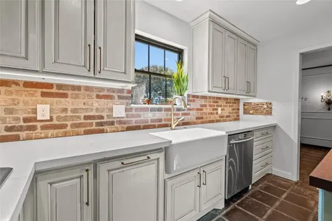 10 Colony Park Drive Galveston TX 77551