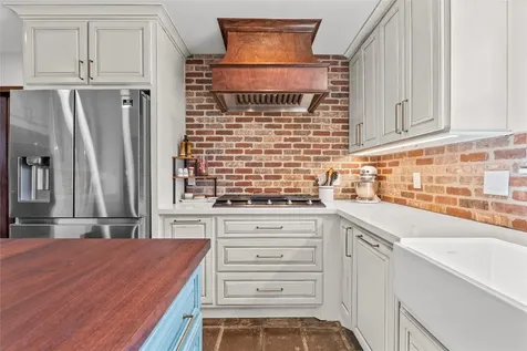 10 Colony Park Drive Galveston TX 77551