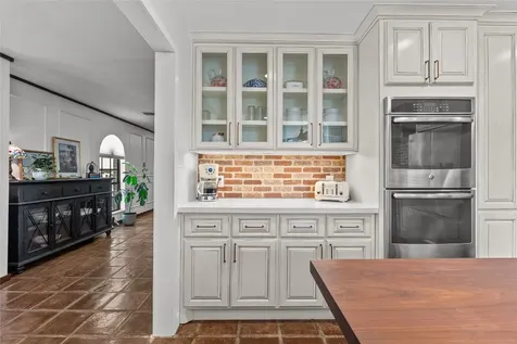 10 Colony Park Drive Galveston TX 77551