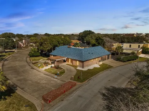 10 Colony Park Drive Galveston TX 77551