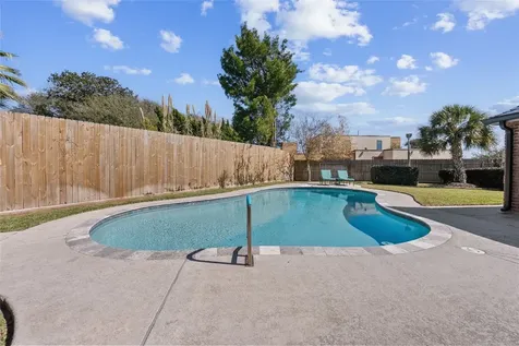 10 Colony Park Drive Galveston TX 77551