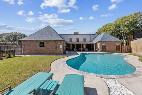 10 Colony Park Drive Galveston TX 77551