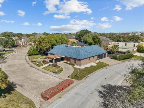 10 Colony Park Drive Galveston TX 77551