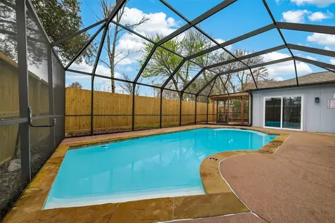 2130 Round Lake Drive Houston TX 77077