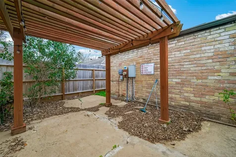 2130 Round Lake Drive Houston TX 77077