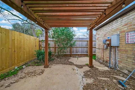2130 Round Lake Drive Houston TX 77077