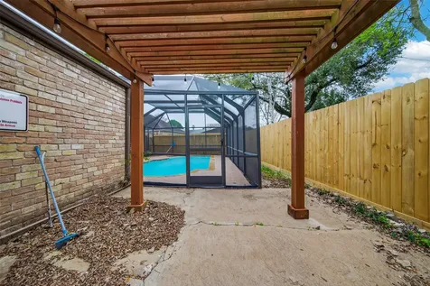 2130 Round Lake Drive Houston TX 77077