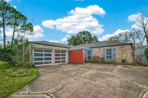 2130 Round Lake Drive Houston TX 77077