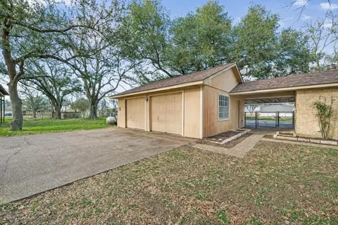 12016 Cloudt Road Needville TX 77461